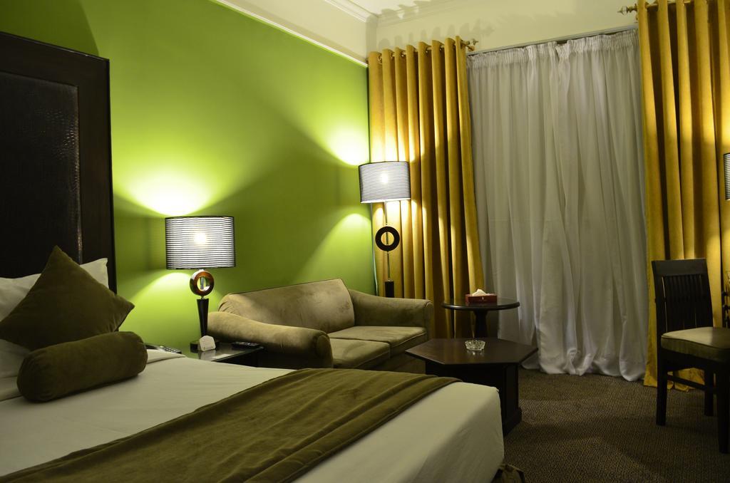 Smart Hotel Lahore Habitación foto