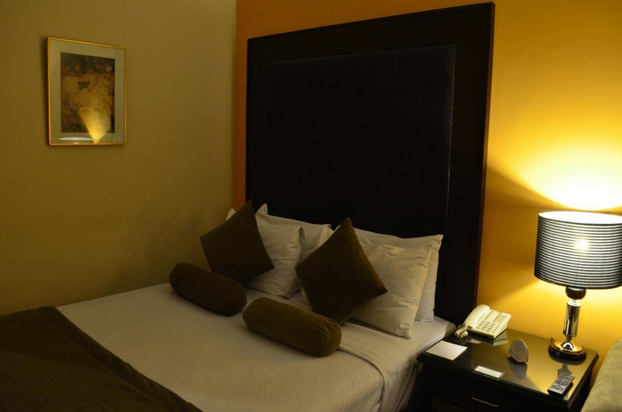 Smart Hotel Lahore Exterior foto